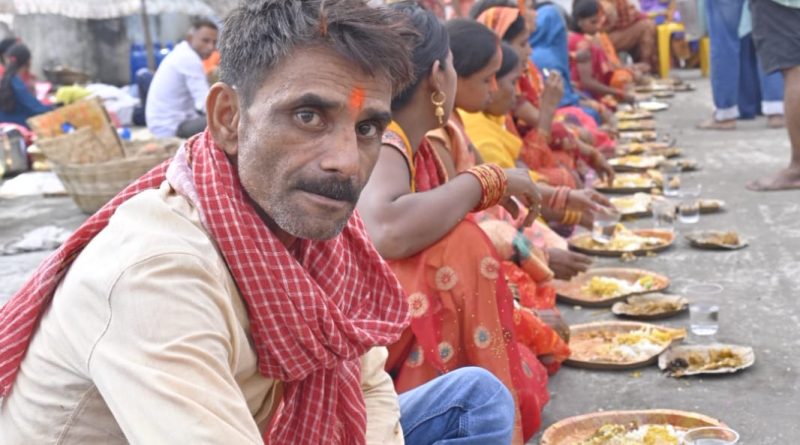 नई दिशा परिवार ने उदयीमान सूर्य को अर्घ्य अर्पित किया, 51 छठव्रती महिलाओं का सामूहिक छठ व्रत संपन्न